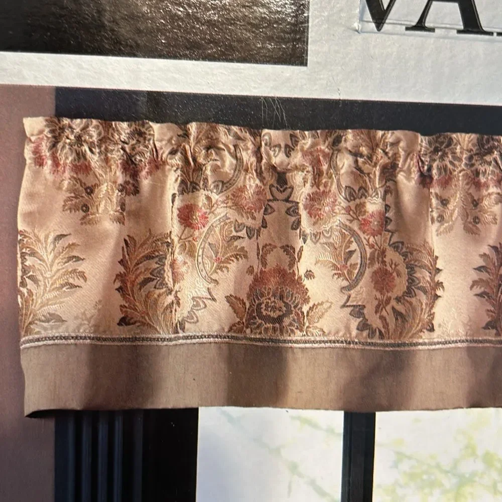 THE HOME COLLECTION NWT Valance Curtains 80